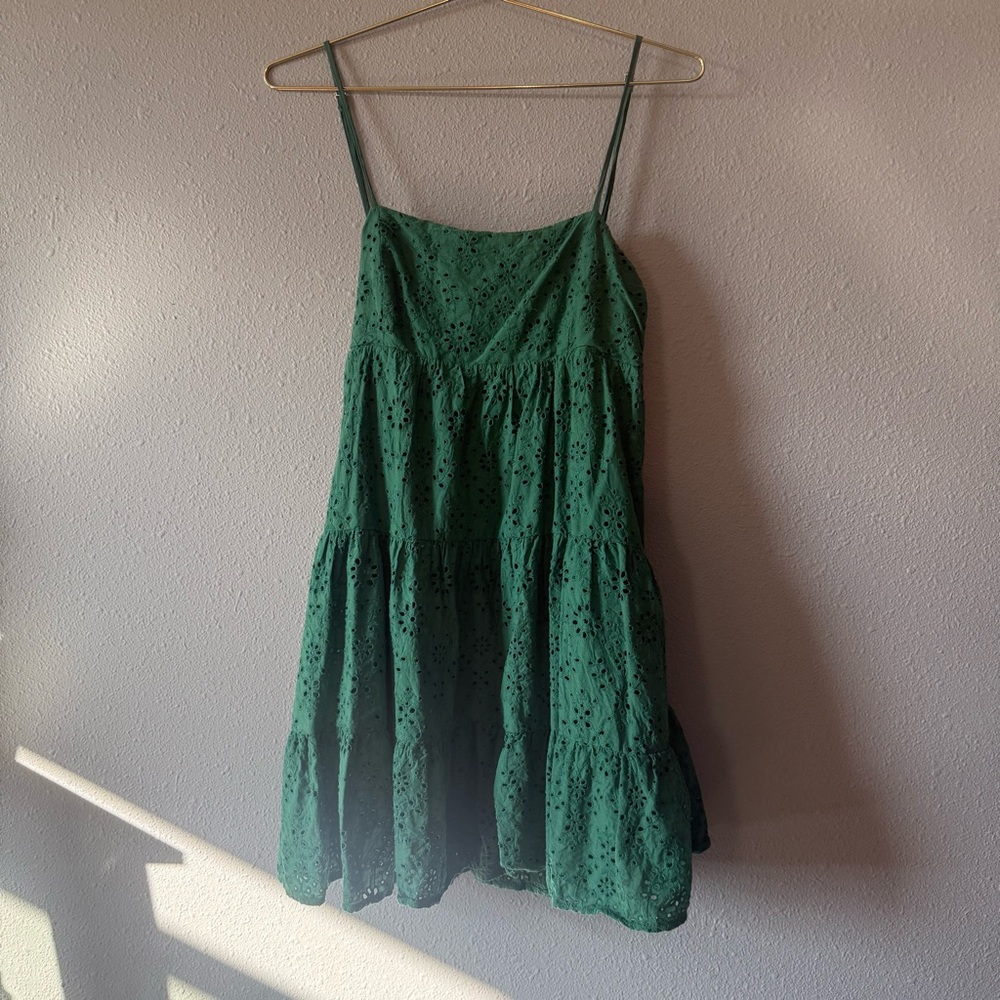 Green Lace Spaghetti Strap Dress